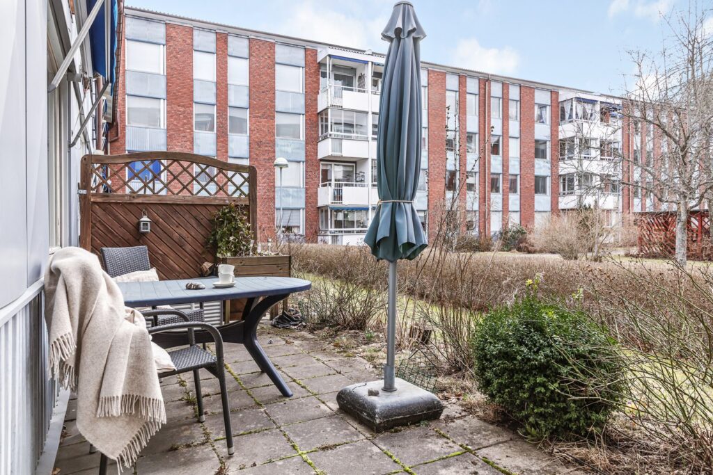 Plattsättning Granit & ny stentrappa entré. Skarpnäcks Gård Stockholm